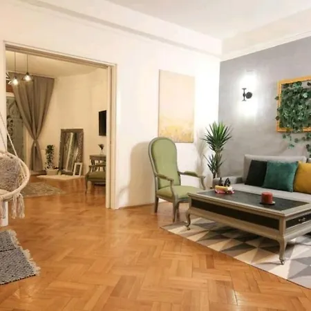 Square - Old Town Appartement