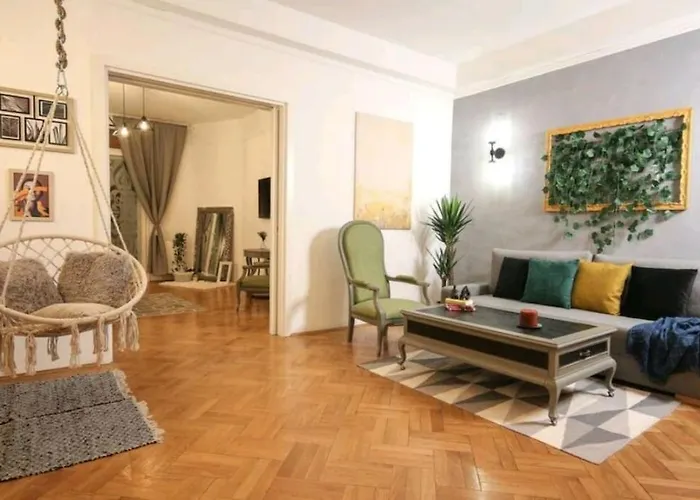 Square - Old Town Appartement