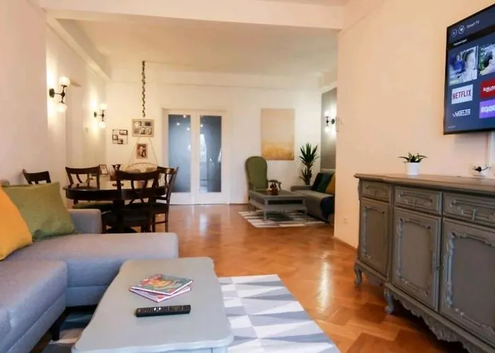 Square - Old Town Appartement