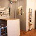 Square - Old Town Apartman