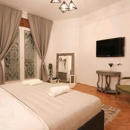 Apartment Square - Old Town