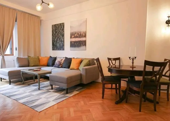 Square - Old Town Apartment *
